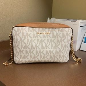 SOLD Michael Kors crossbody